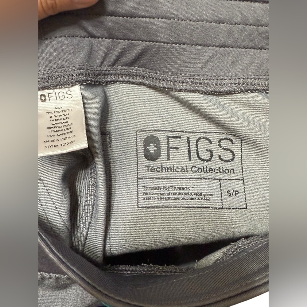 FIGS Scrub Set - Picture 6 of 6